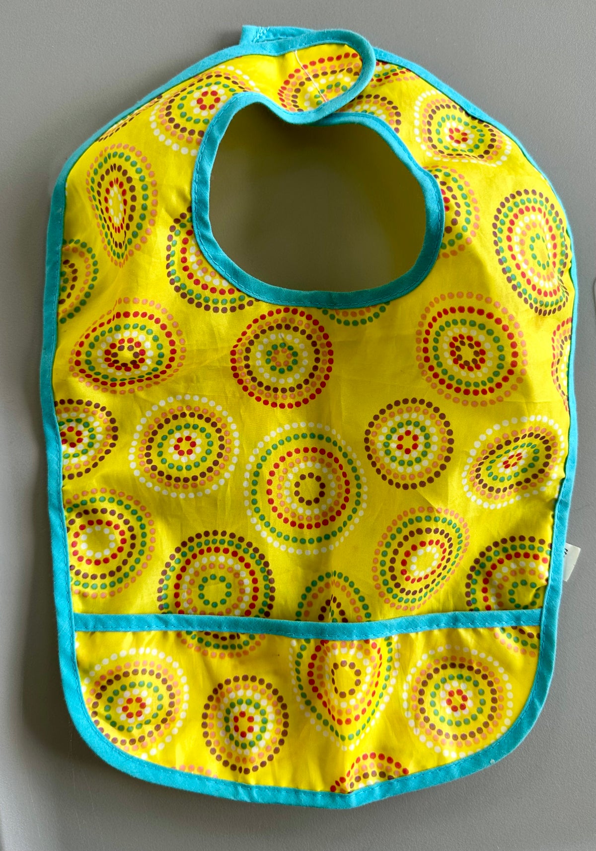 Bib yellow nylon