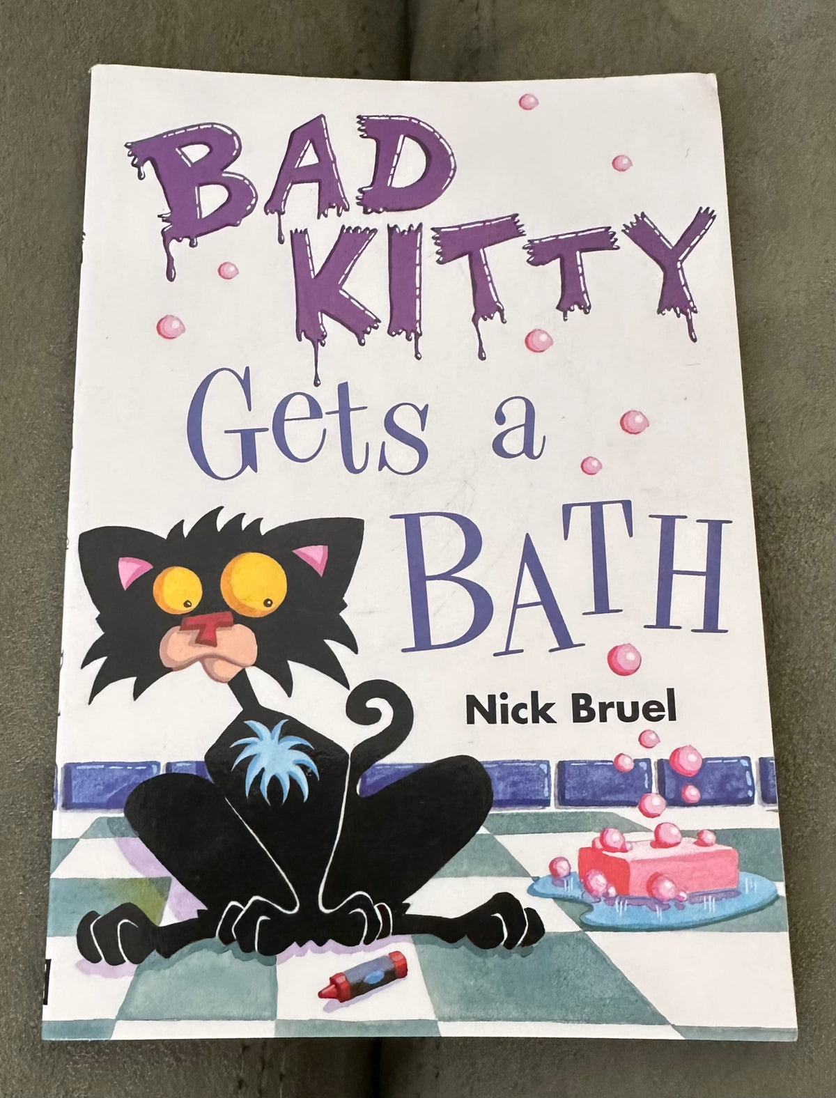 Bad Kitty Gets a Bath Like new