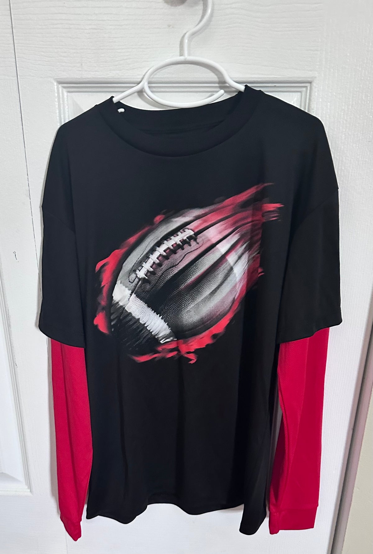 8/10 tekgear football LS Football red/black EUC - size Youth - 8 (M)
