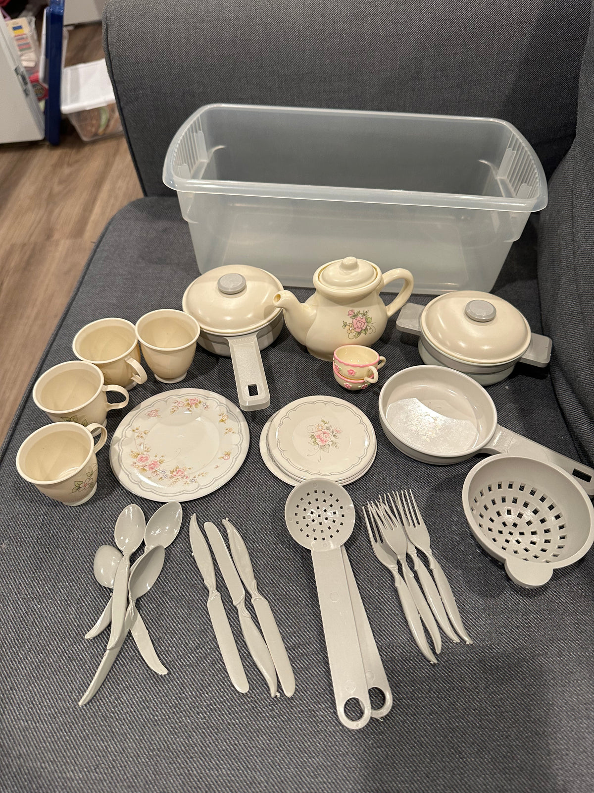Vintage tea & cooking Sturdy tin like plates &