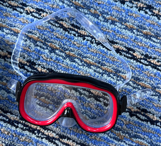 Goggles - 4-8 yrs old No scratches, EUC