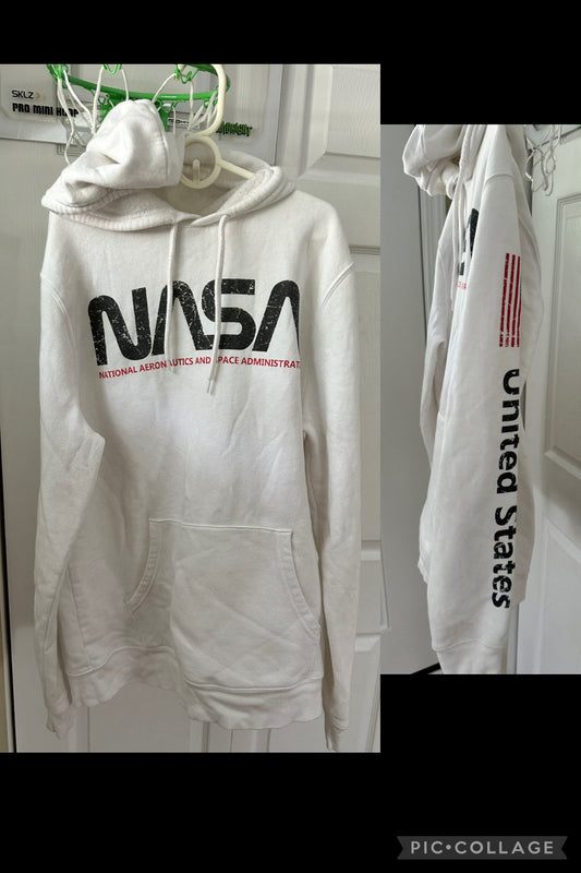 NASA hoodie EUC Gently worn a few Times - size Teen/Men - S (29-31)