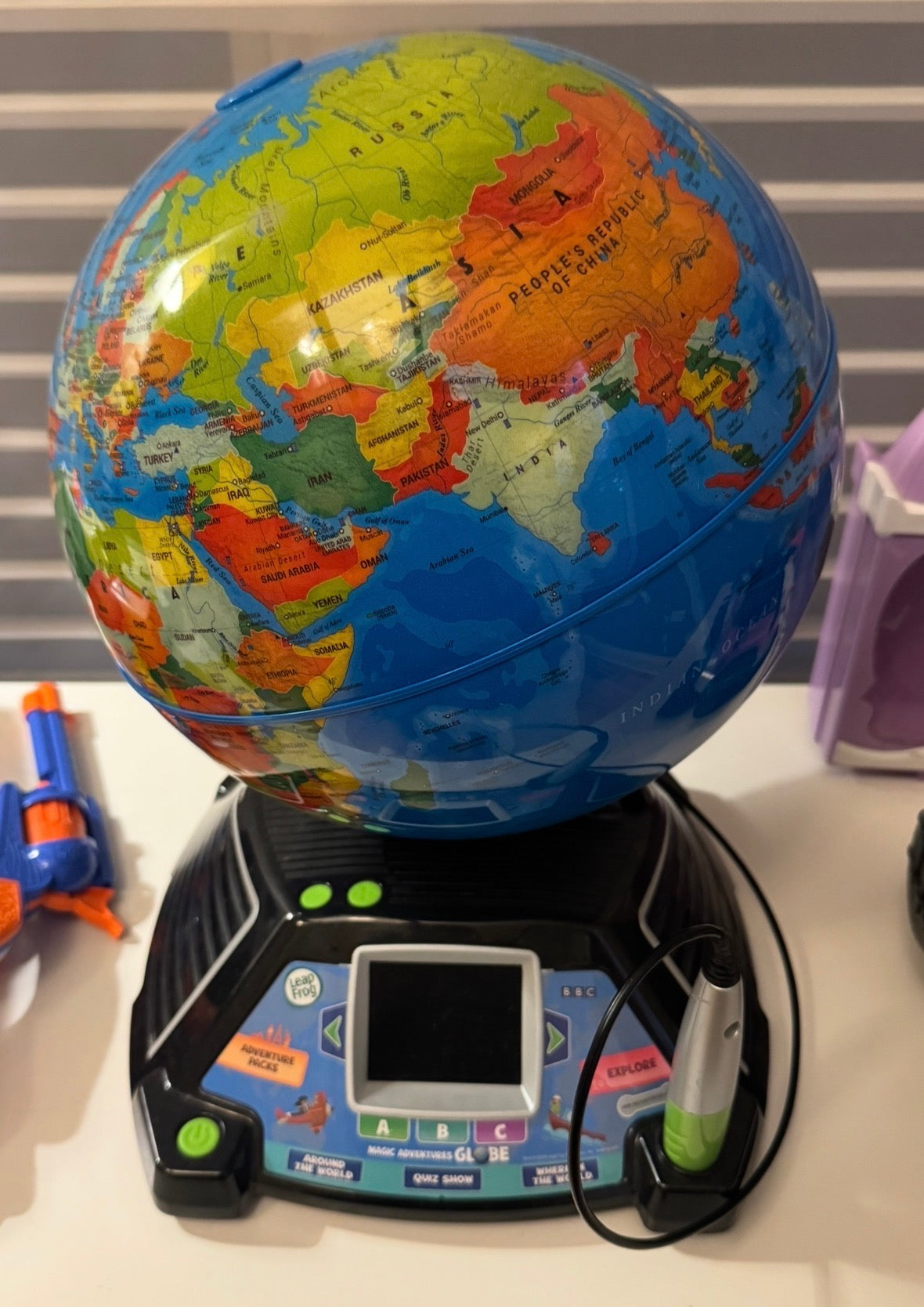 Leapfrog world globe Interactive with quizzes