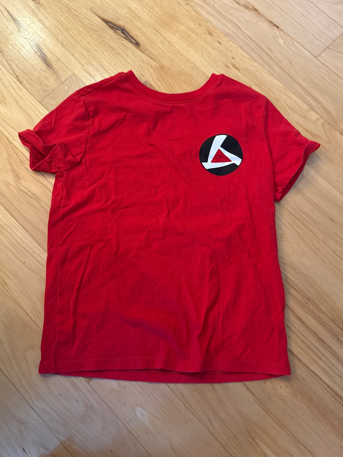 Strive martial arts Red youth M tee -8 - size Youth - 8 (M)