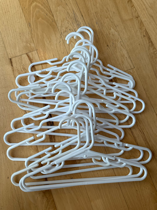 18-lot white hangers Toddler