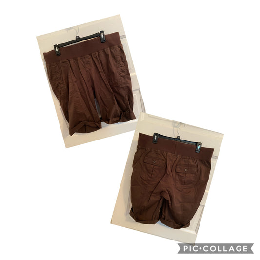Duo Maternity Brown roll tab shorts - size Women - XL (16/18)