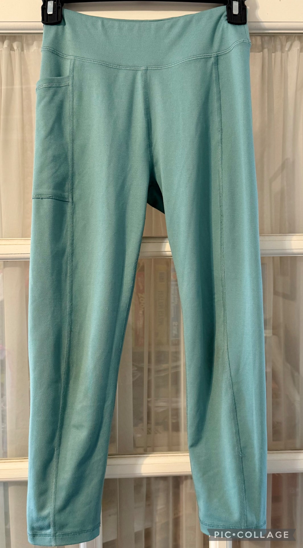 Tek Gear teal activewear -side pocket - size Youth - 10 (L)