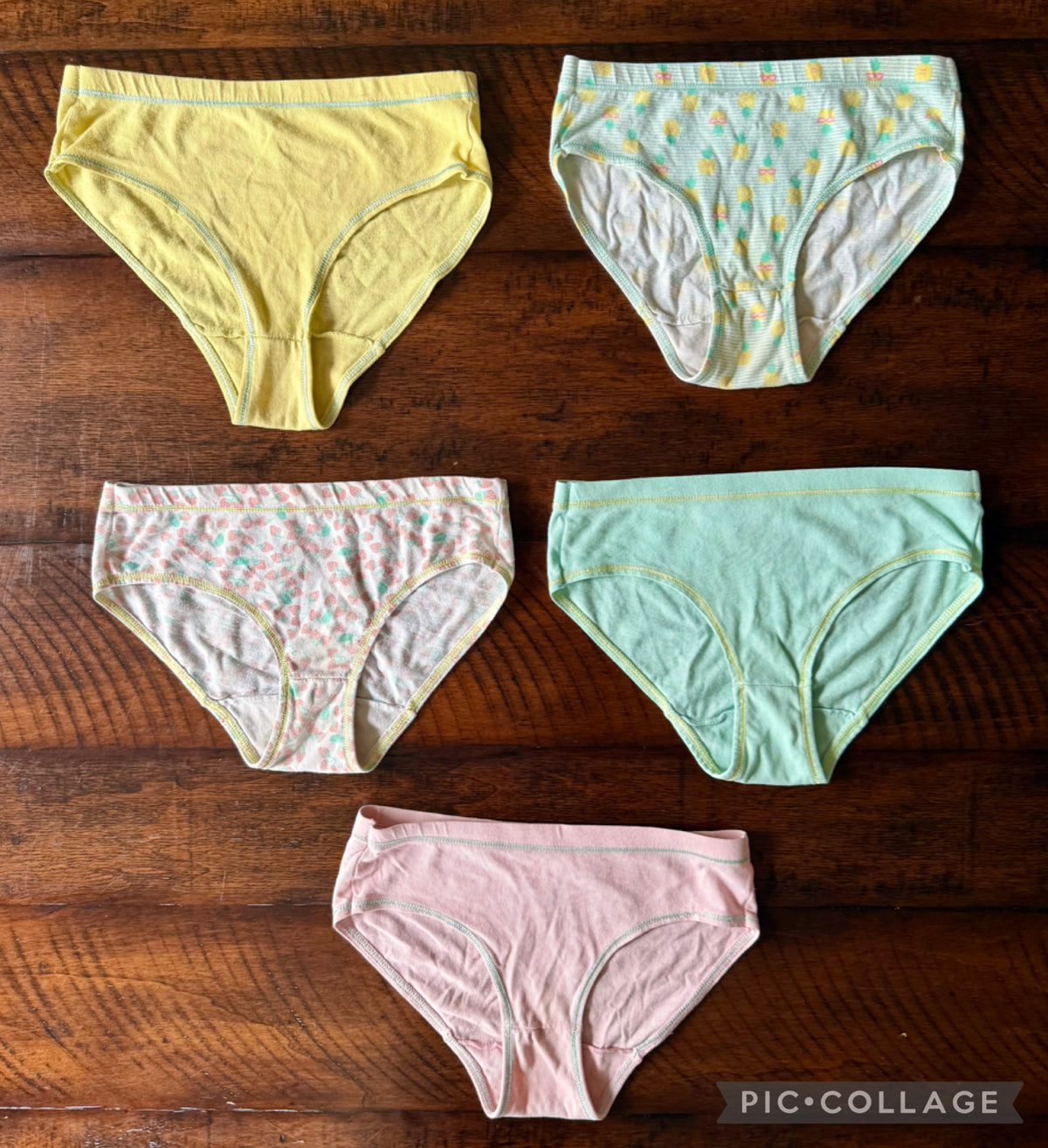 Hanes- size 6 -GUC; 5 pairs - size Youth - 6 (S)