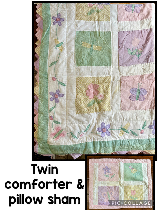 Scalloped edge comforter -and pillow sham (20x26)
