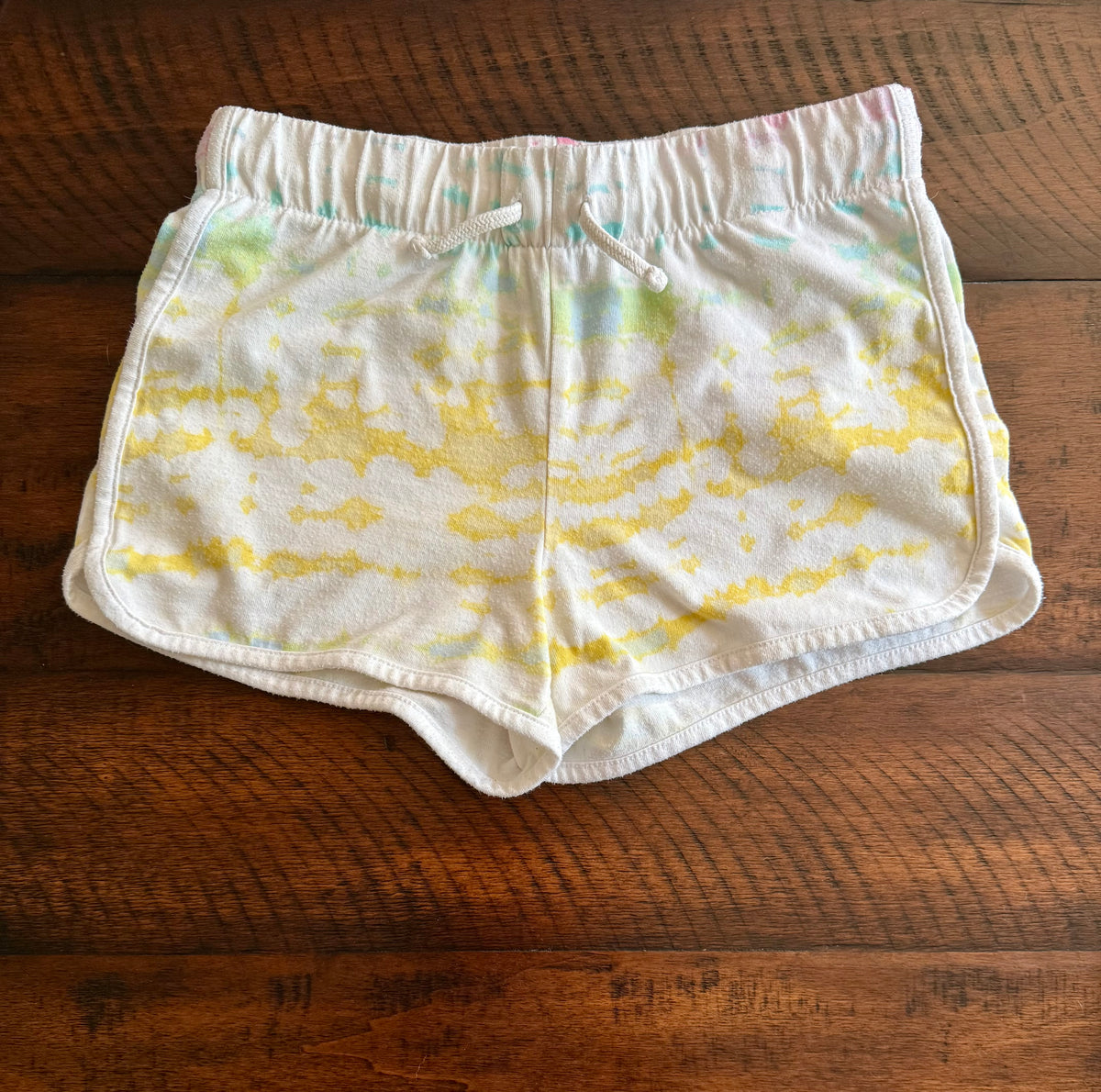 Old Navy white shorts -multicolor-- cute! - size Youth - 10 (L)