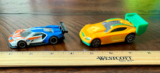 2 Hotwheels cars
