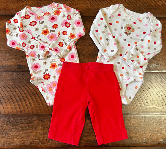 3pc 2 LS Carter's tops 1 red ruffle butt pants - size Month - Newborn
