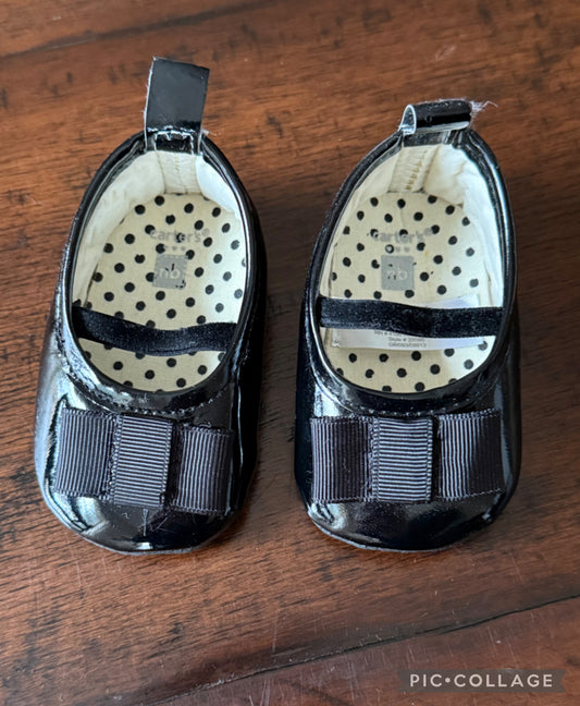 Carter's NB black shoes - size Shoes - Baby 0 / Newborn