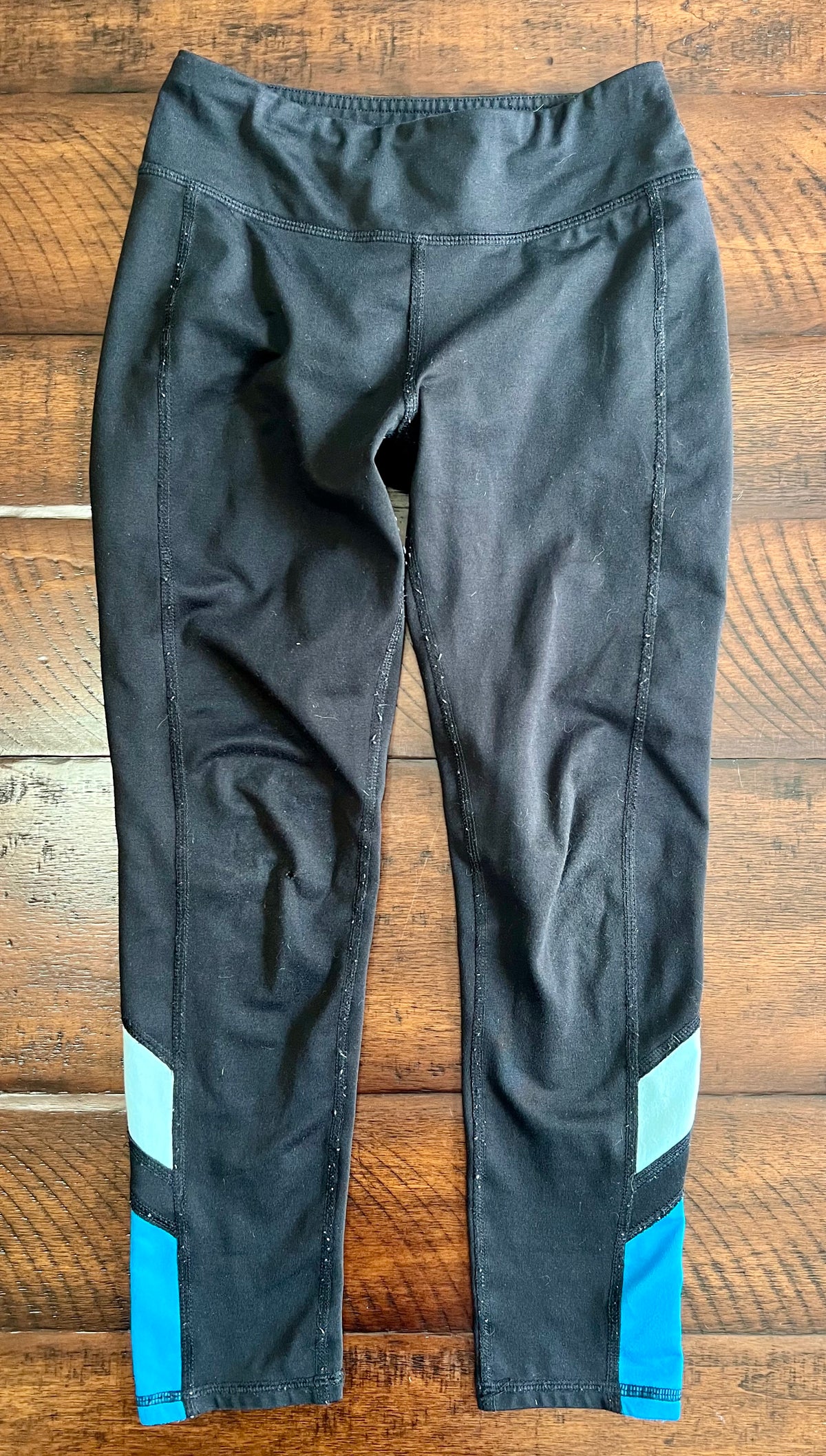 Athletic Works pants -pin size hole in knee - size Youth - 7 (S)
