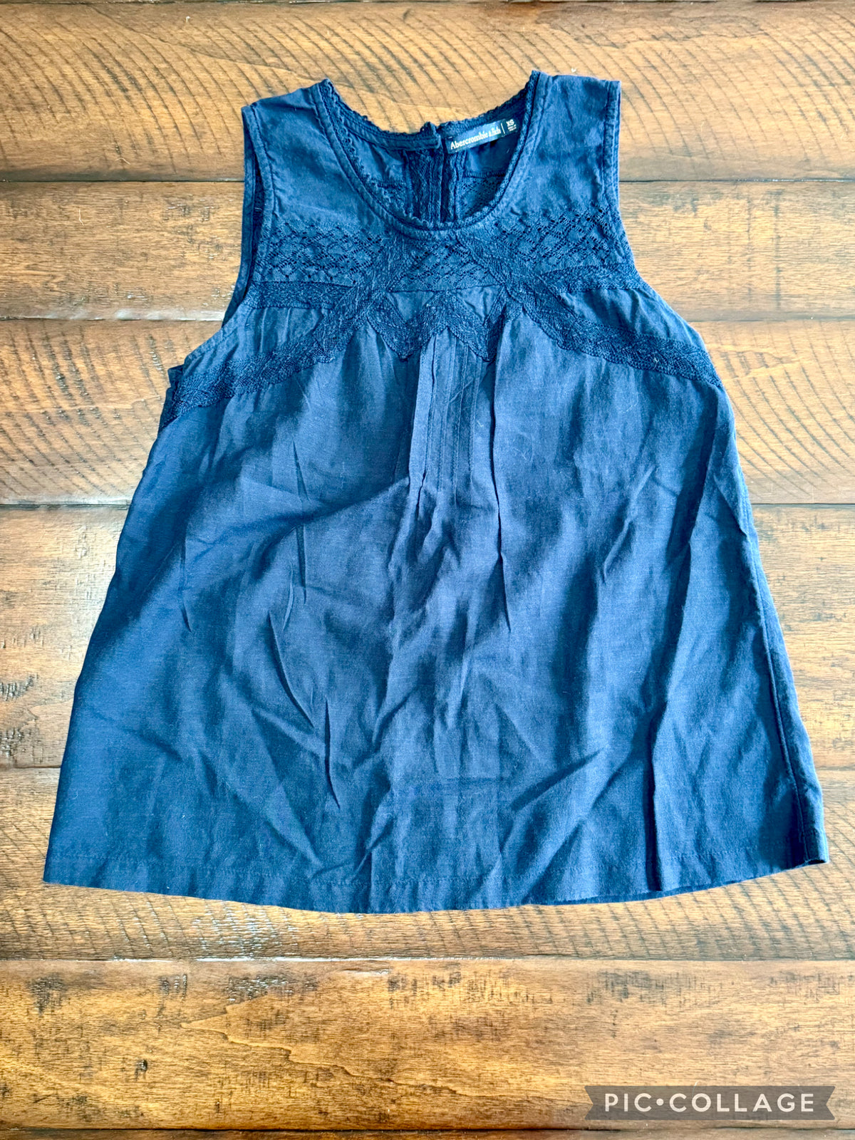 Abercrombie NAVY blouse -buttons down back, lace - size Junior - XS (0/1)