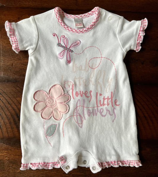Baby Butterfly Loves Little Flowers- cute! - size Month - Newborn
