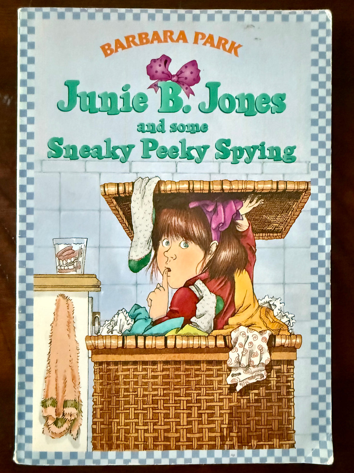 Junie B. Jones: Sneaky Peeky Spying