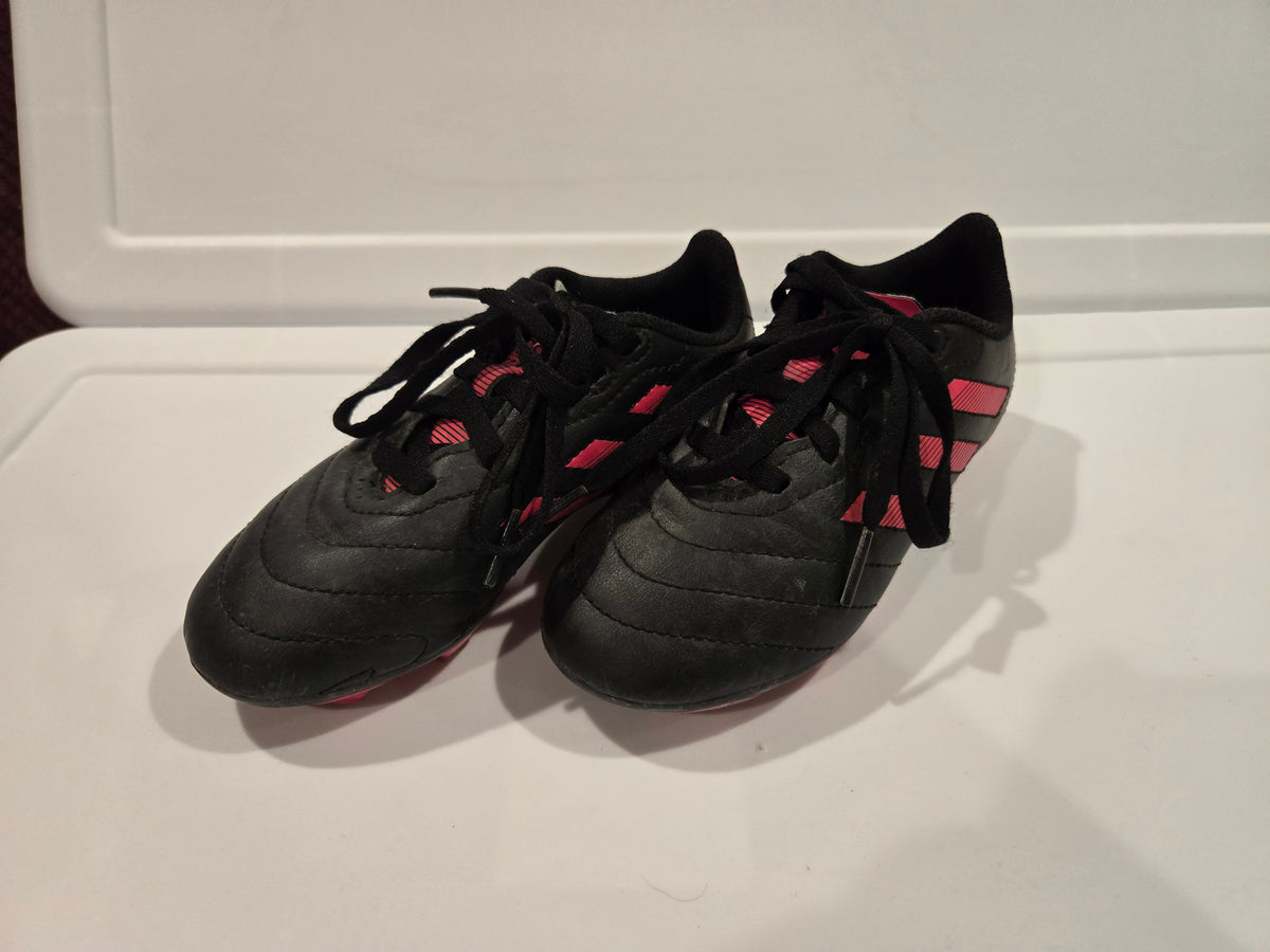 Adidas black and pink Soccer cleats, VGUC - size Shoes - Toddler 11