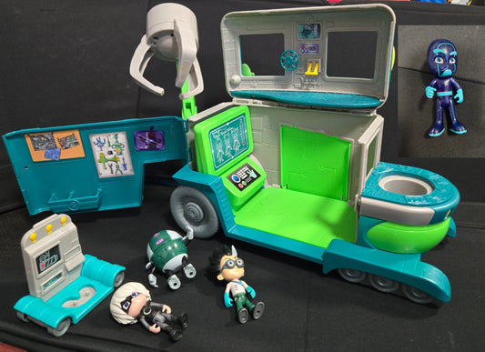 PJ Masks Romeo's Lab w/ Romeo Luna & Night Ninja