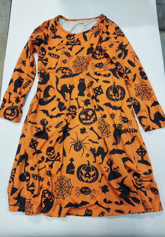 L/S Halloween Scene - size Youth - 10 (L)