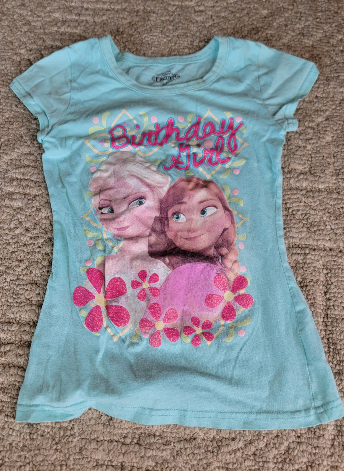 VGUC Frozen 7/8 Birthday Girl SS Shirt - size Youth - 7 (S)