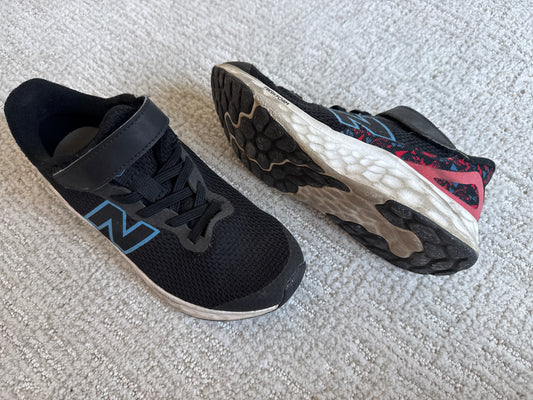 NB kids sz2 shoes GUC foam - size Shoes - Kids 2