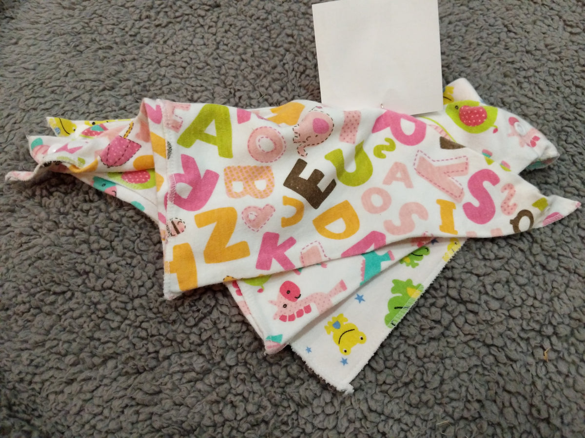 3 Drool Bibs Triangle