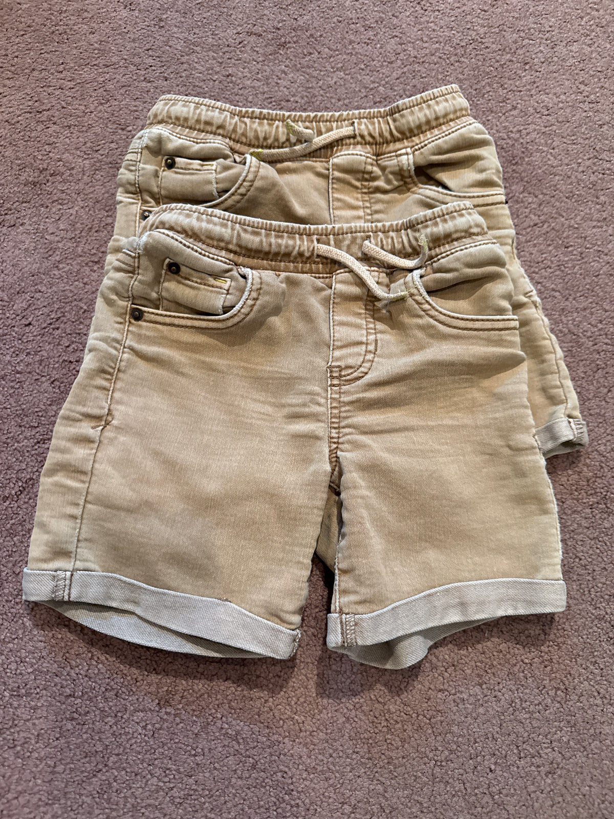 2 Pairs of Khaki Shorts Cat & Jack - size Toddler - 4T