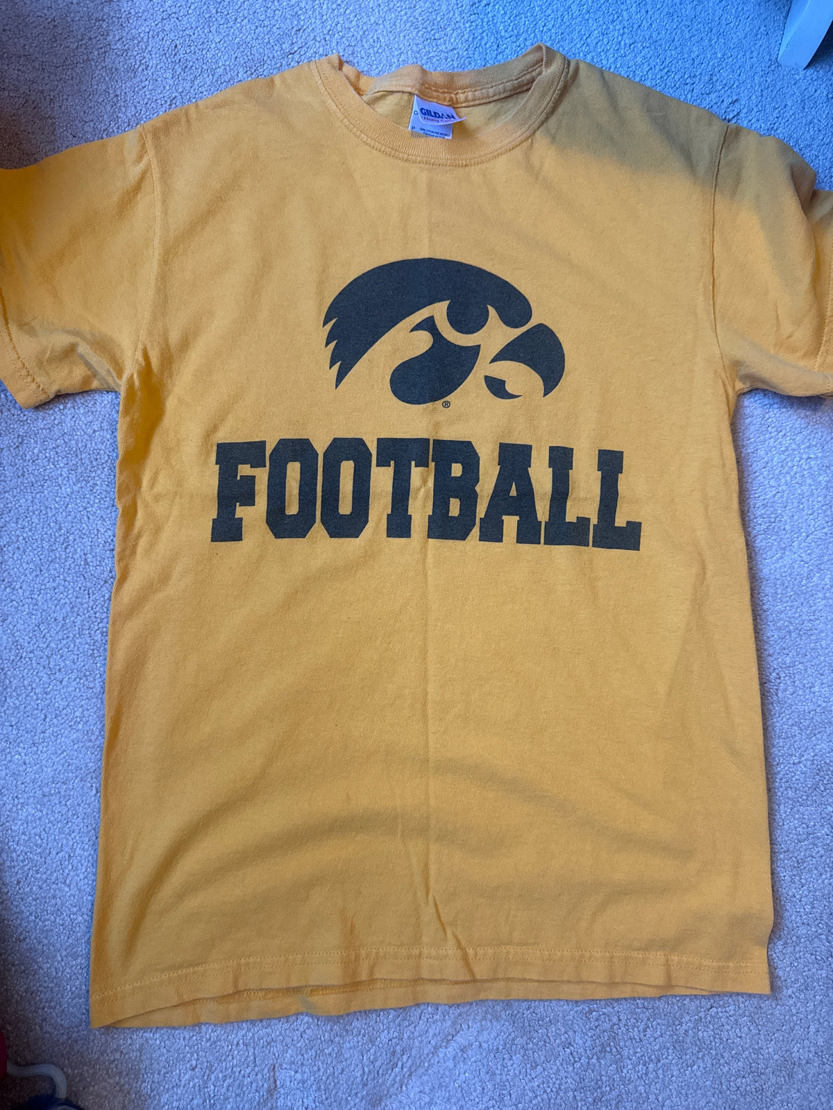 Iowa Hawkeyes TShirt - size Teen/Men - S (29-31)