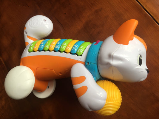 Cat with movable ball Music, numbers