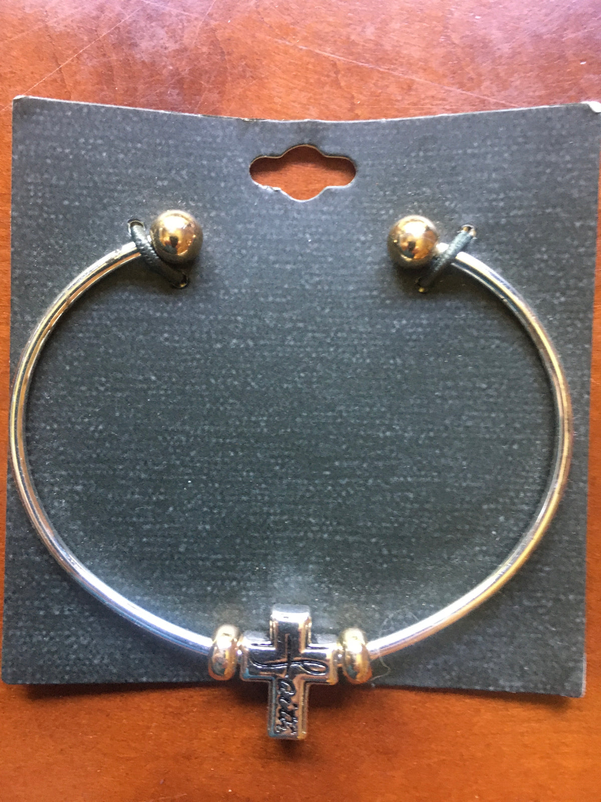 NWT Bracelet Faith written on cross, NEW