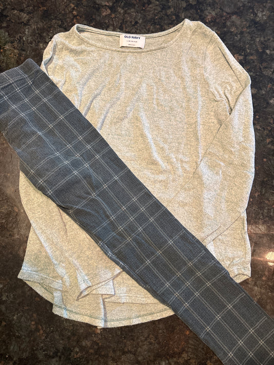 Top 10/12 plus, pants 10/12 very faded - size Youth - 10 (L)
