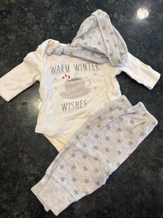 Top, pants, hat - size Month - 0-3 / 3M