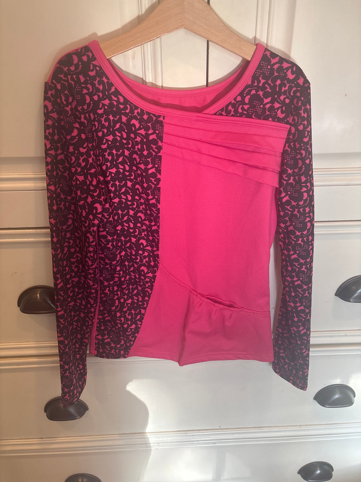 Hot Pink Top 10/12 - size Youth - 10 (L)