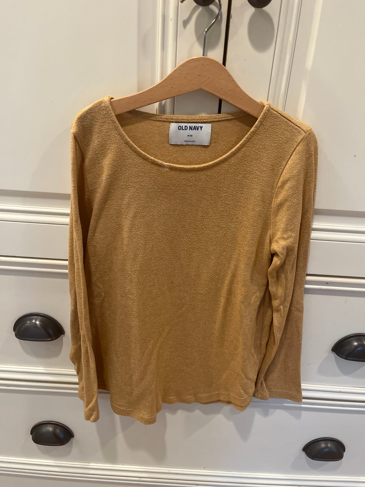 Old Navy thin gold Sweater, some wear - size Youth - 8 (M)
