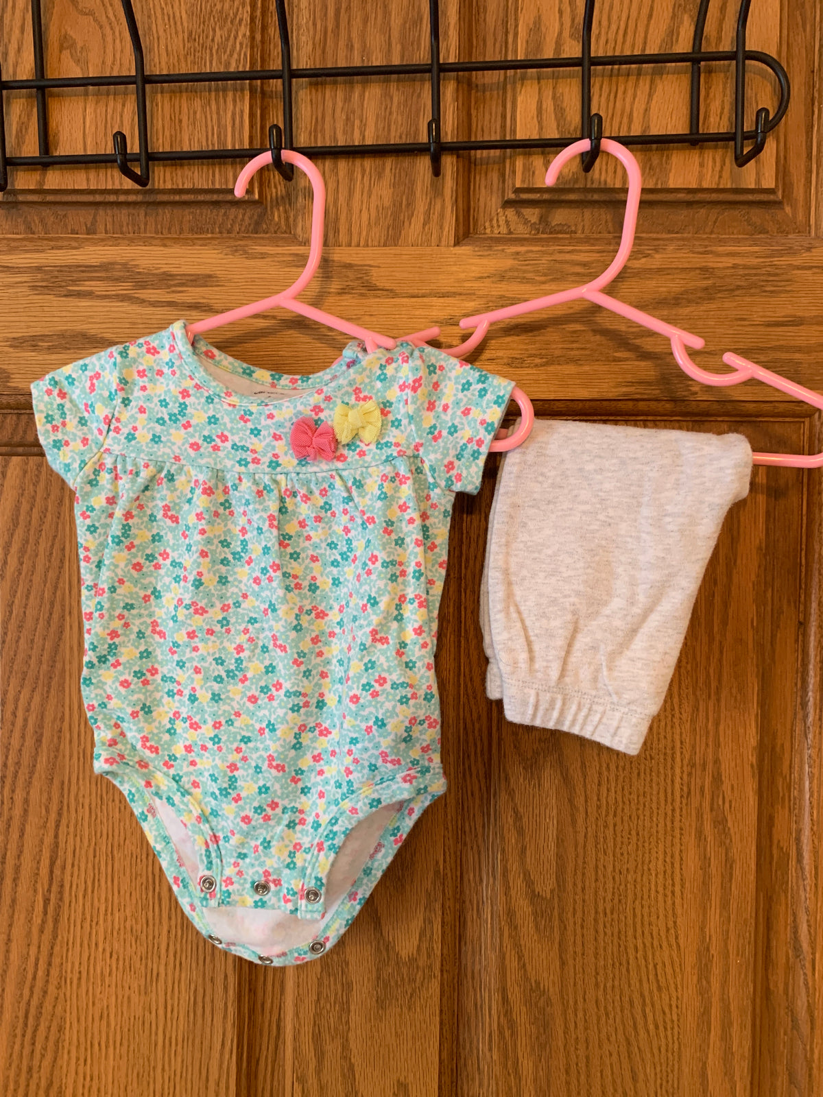 Carters 6 Month Onesie & Pant - size Month - 3-6 / 6M