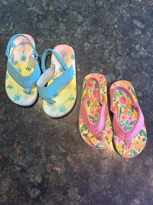 Cat & Jack Flip Flops 11/12- worn - size Shoes - Kids 12