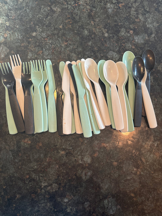 Plastic forks, spoons & Knives
