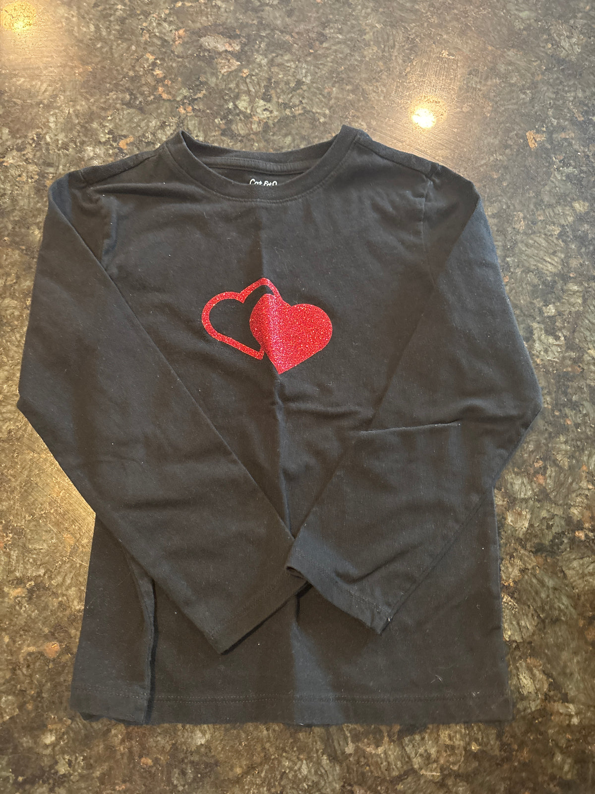 6/7 heart t-shirt - size Youth - 6 (S)