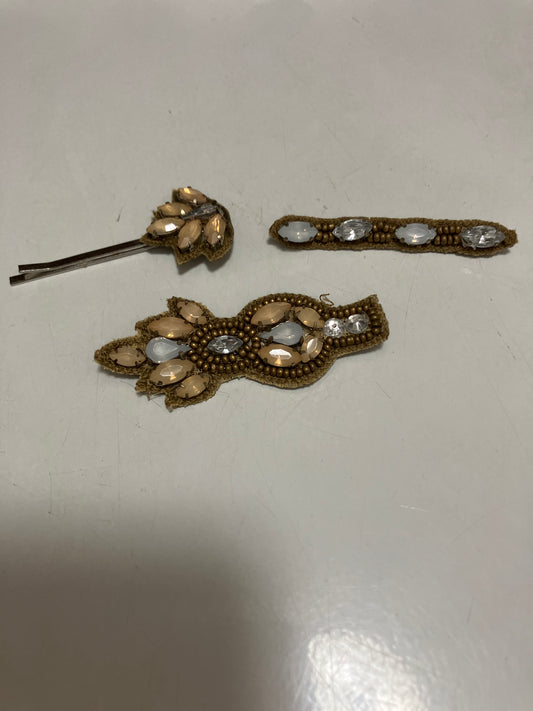 3 hair clips