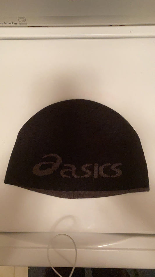 EUC Black knit hat Adult size (Aasics)