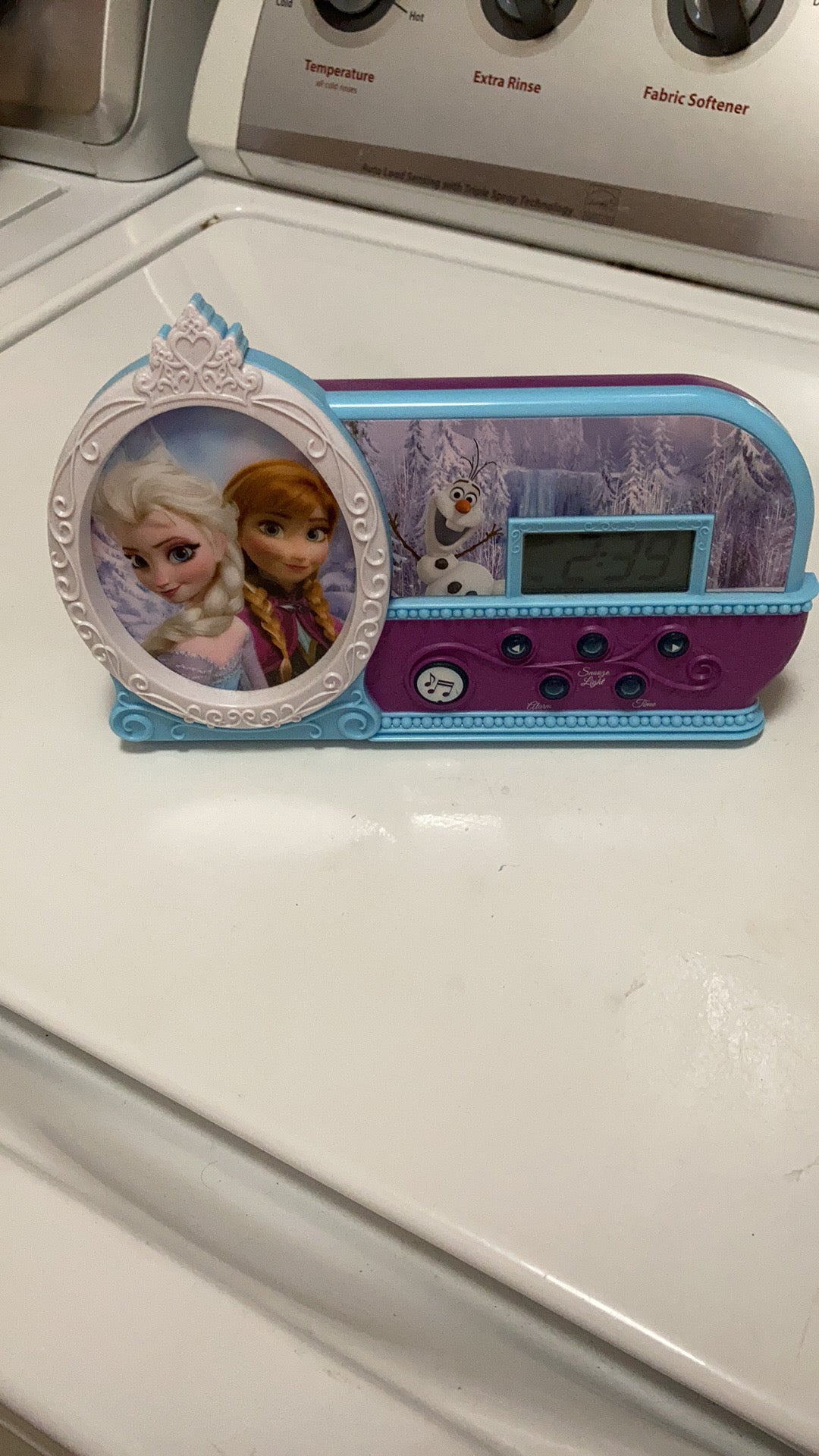 Frozen Musical alarm Clock with snooze