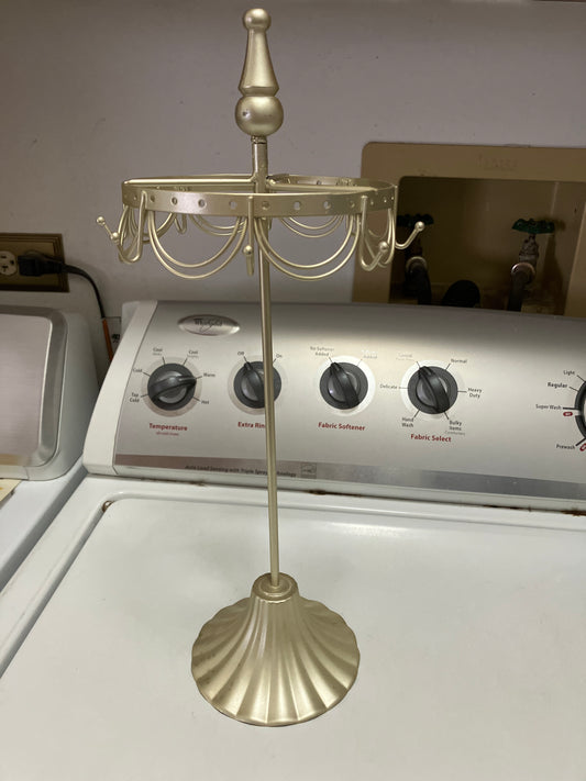 Necklace organizer