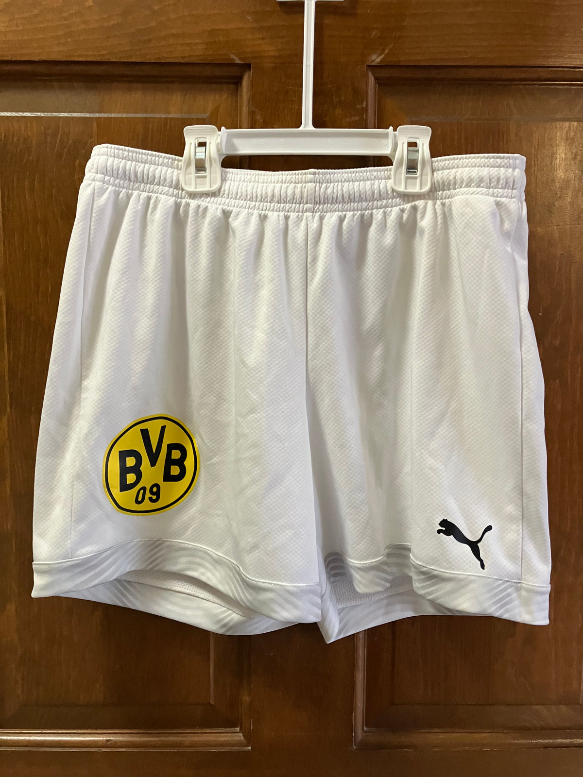 EC white BVB soccer shorts (Puma) - size Teen/Men - M (32-34)