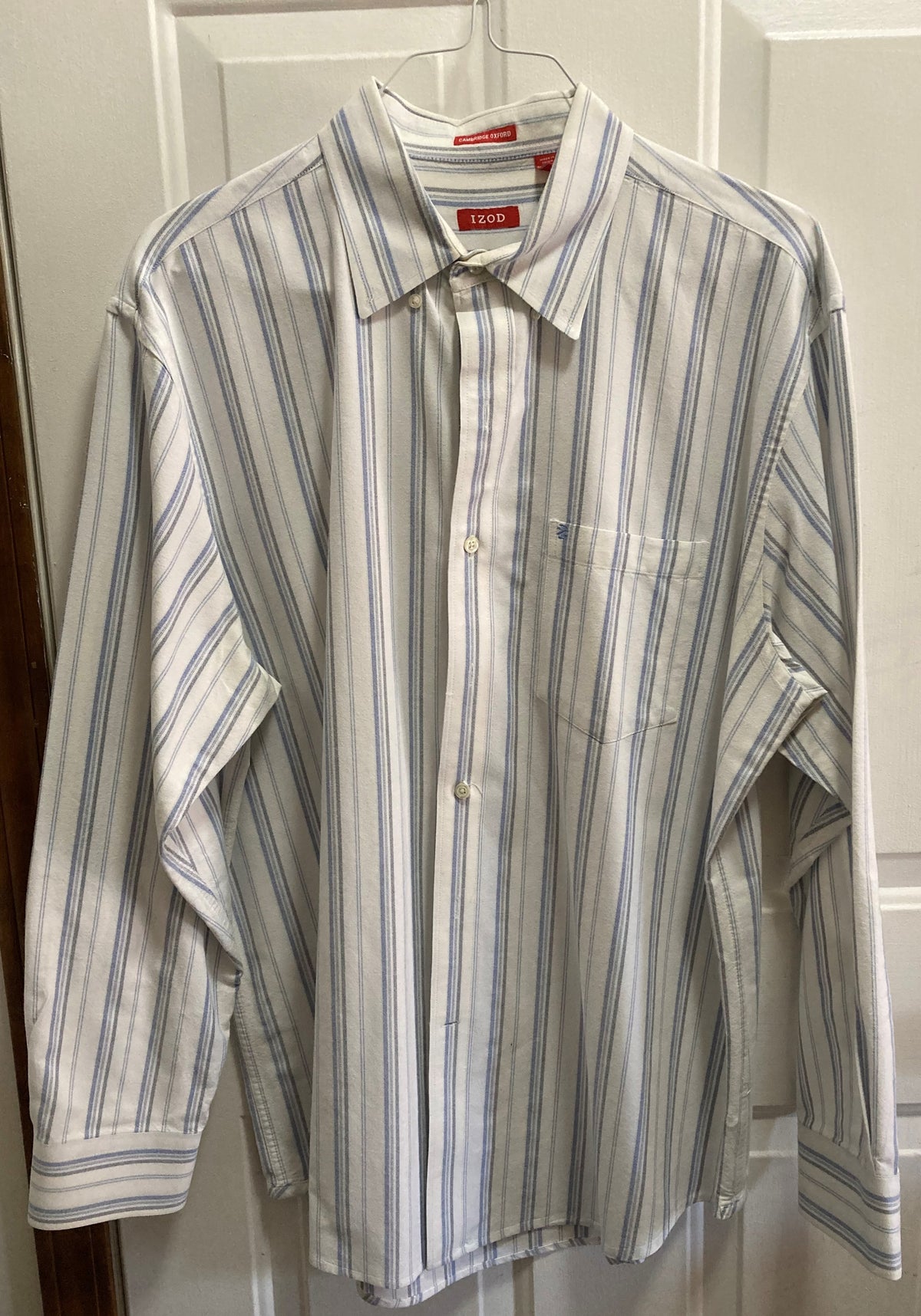Whit stripe oxford shirt Adult size L (IZOD) - size Teen/Men - L (36-38)