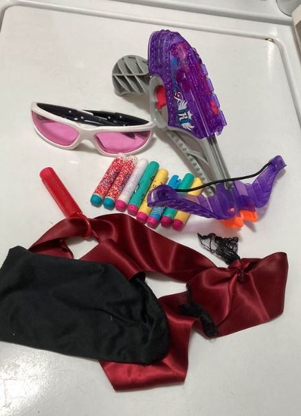 Nerf launcher & glasses Monster high