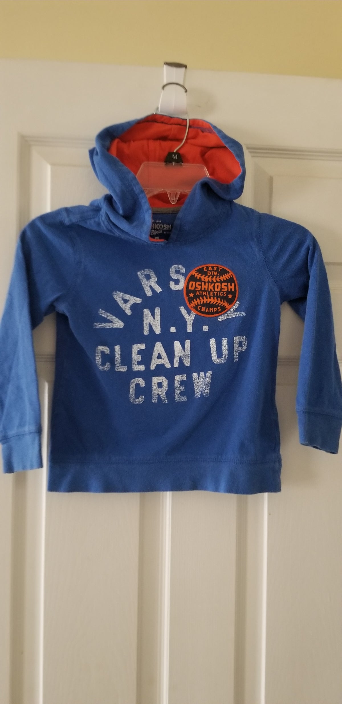 OshKosh Tshirt Hoodie Size 5/clean - size Youth - 5 (XS)