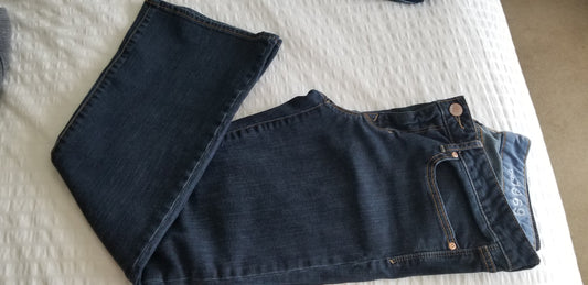 GAP 30/10 Curvy Jeans Sz 9/11 Jr. Boot Cut - size Junior - L (11/13)